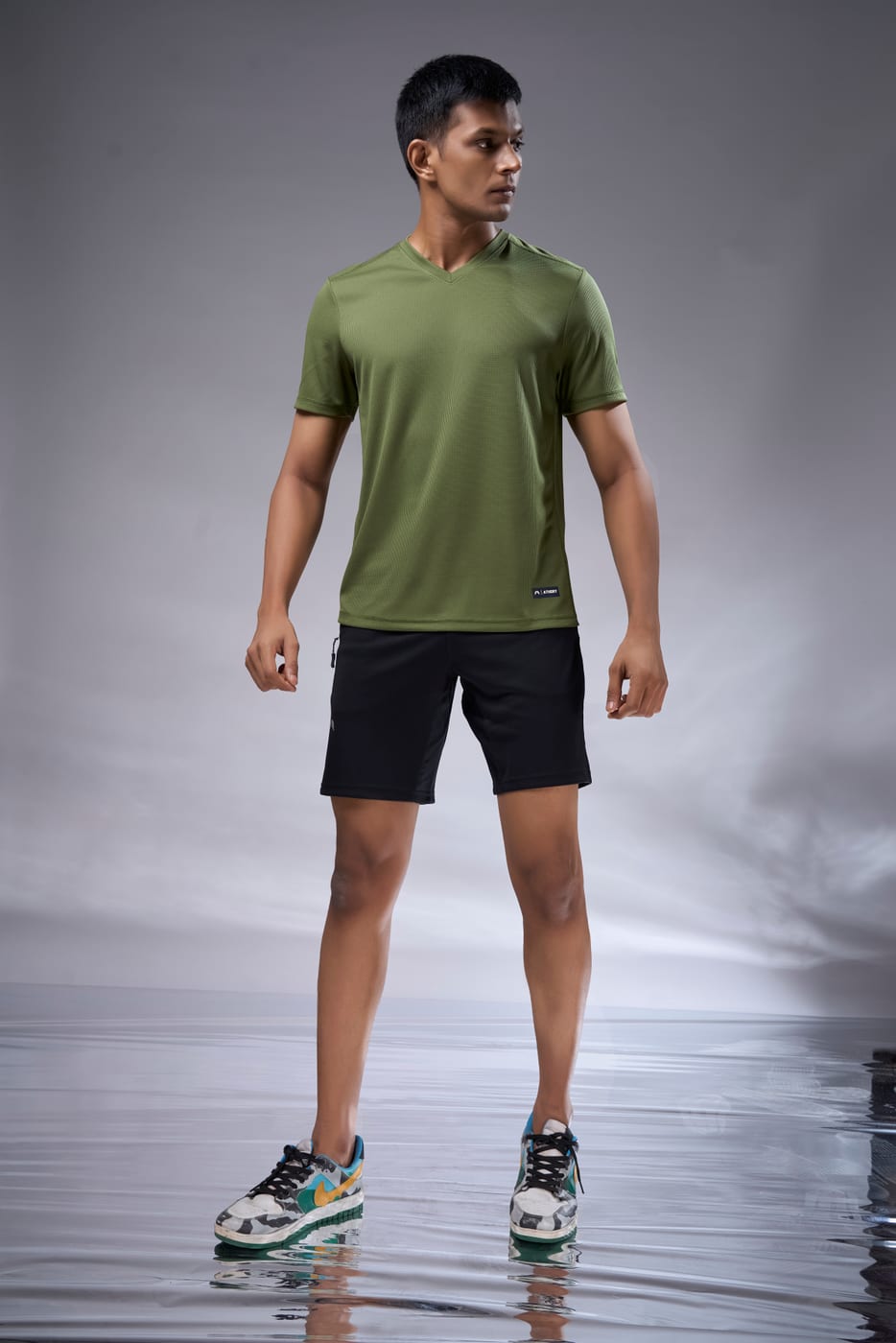 5D Mesh Training Tee V Neck - Front